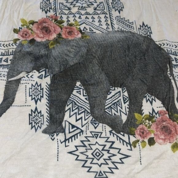 Threads Studio Womens S White Tee With Elephant & Floral Design - Picture 7 of 8
